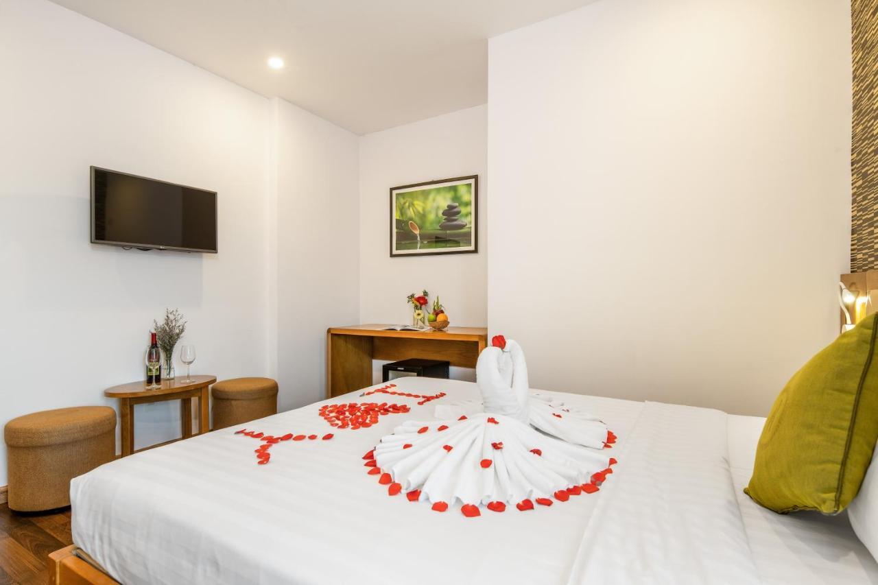 Ronal Hotel Da Nang Buitenkant foto