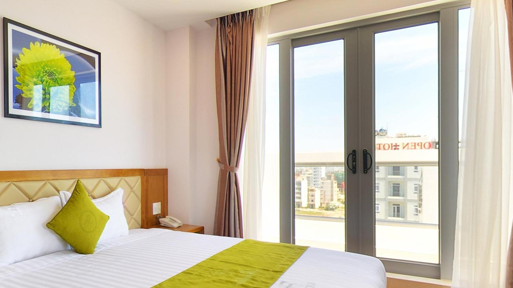 Ronal Hotel Da Nang Buitenkant foto