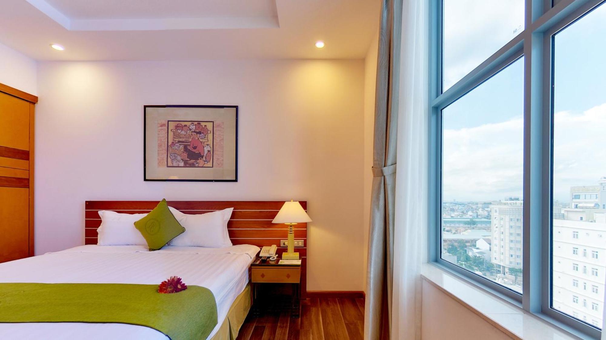 Ronal Hotel Da Nang Buitenkant foto